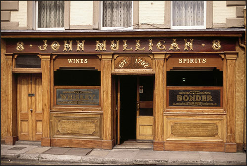 large image of John Mulligans pub Dublin